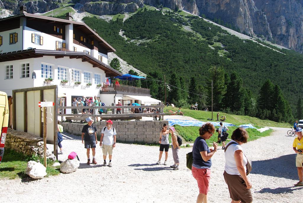 Hotel Rifugio Gardeccia Hutte Pozza di Fassa Exterior foto