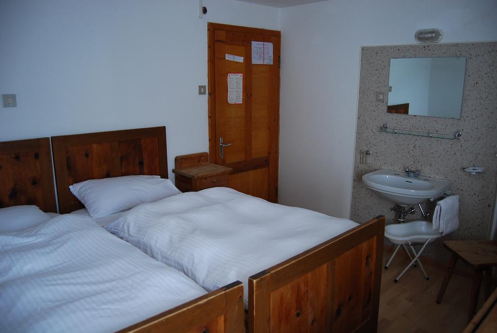 Hotel Rifugio Gardeccia Hutte Pozza di Fassa Zimmer foto